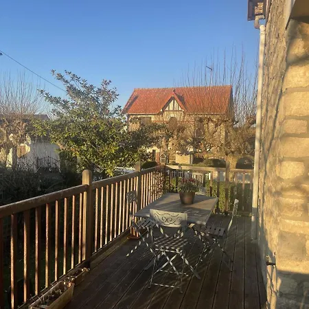 Casa de Férias 77m² Pres De La Et Du Centre De Cabourg, Avec Jardin, Terrasse, Animaux Bienvenus - Fr-1-487-343 Cabourg