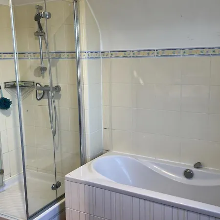 77m² Pres De La Et Du Centre De Cabourg, Avec Jardin, Terrasse, Animaux Bienvenus - Fr-1-487-343 Casa de Férias